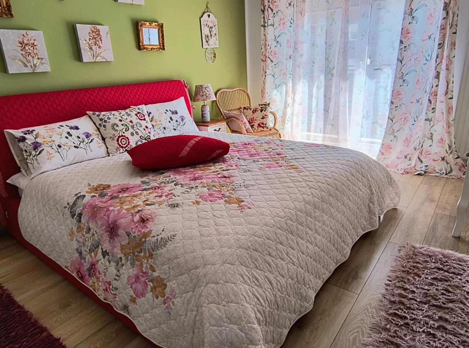 Sweet Garden Residence Brasov Luaran gambar